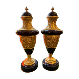 Paire de vases cassolettes ancienne en porcelaine et bronze doré
