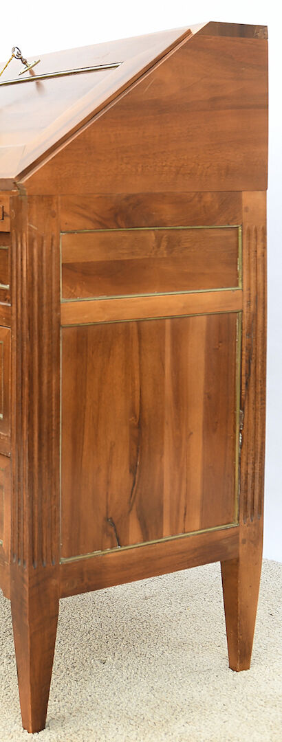 Louis XVI style slope office