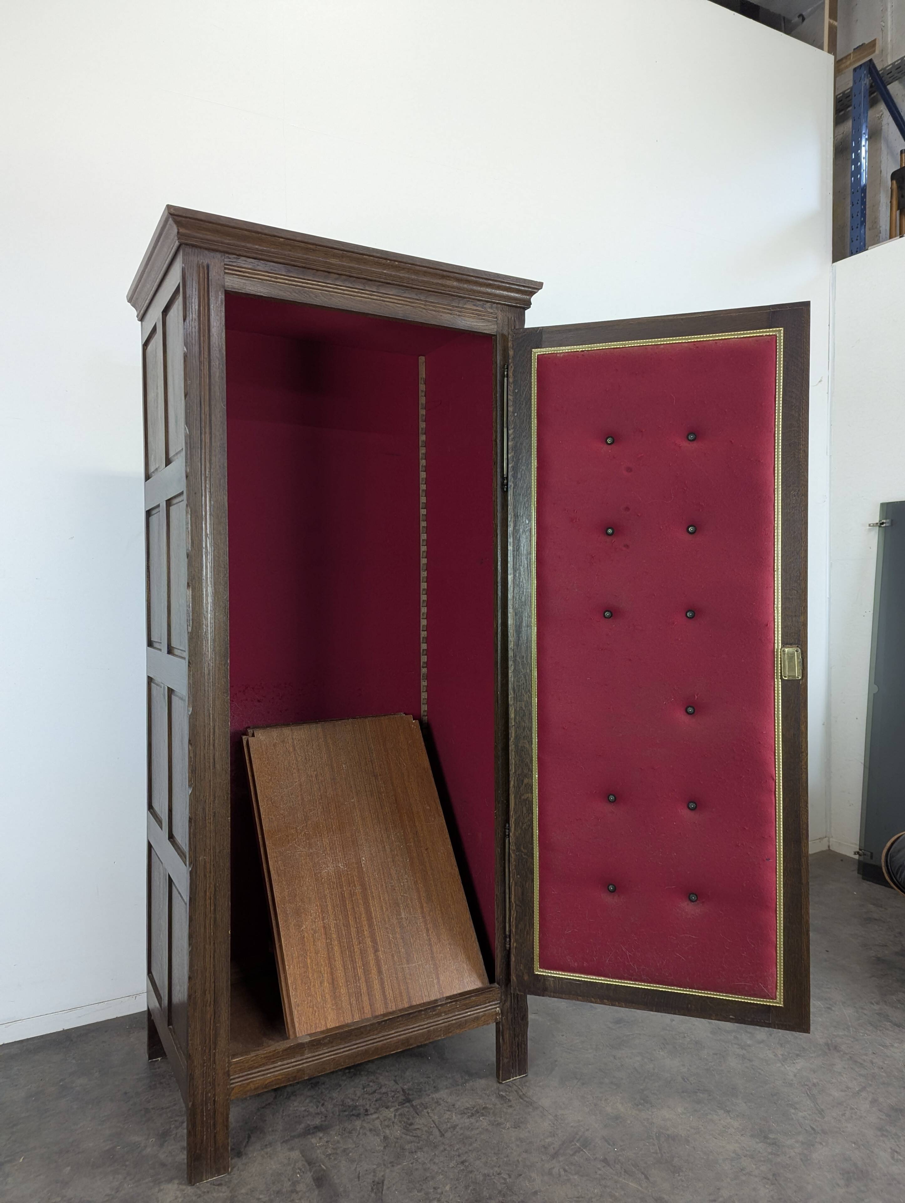 Brutalist bonnetière in the spirit of Dudouyt.