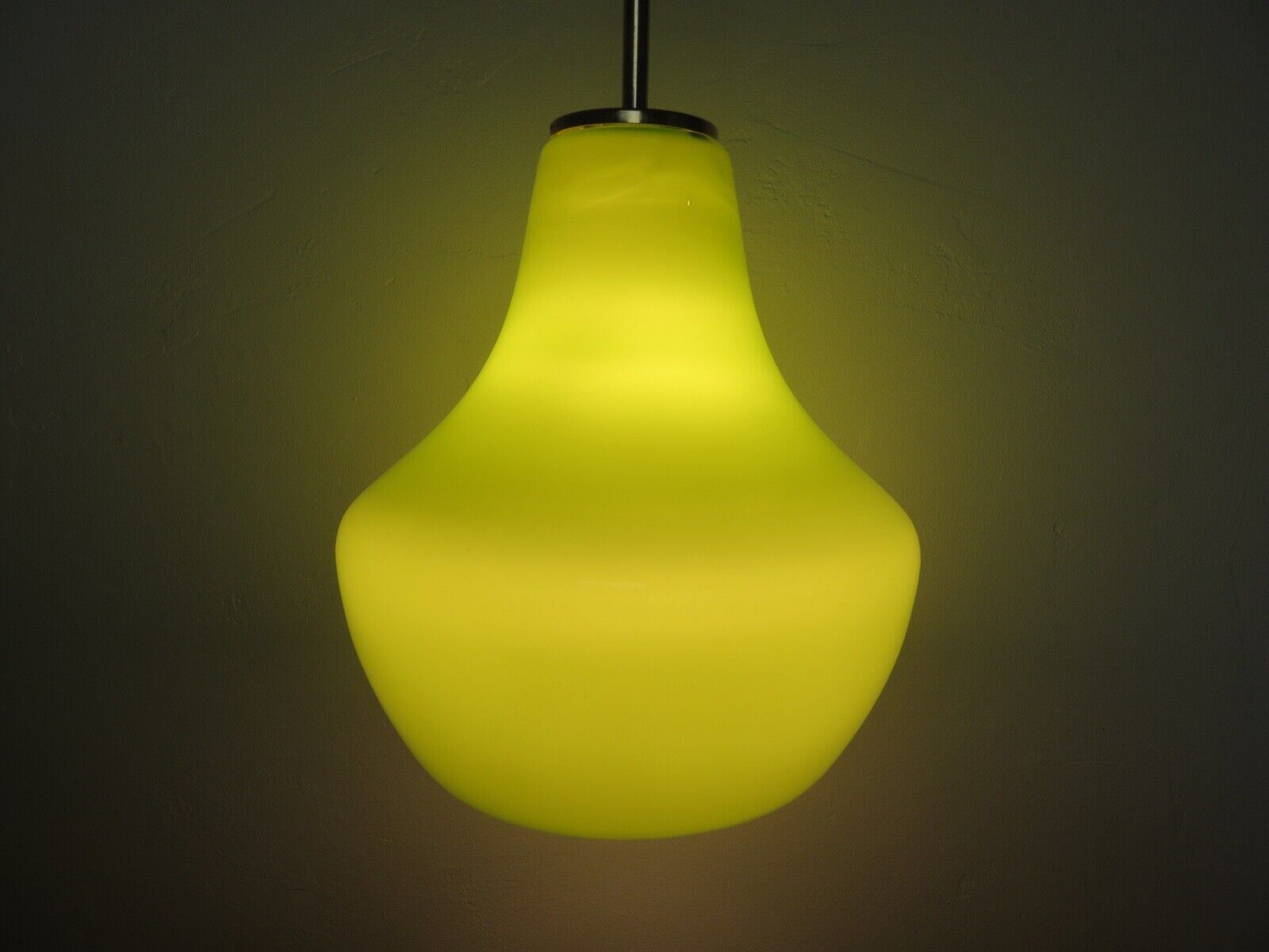 Suspension in green opaline Parscot 1970