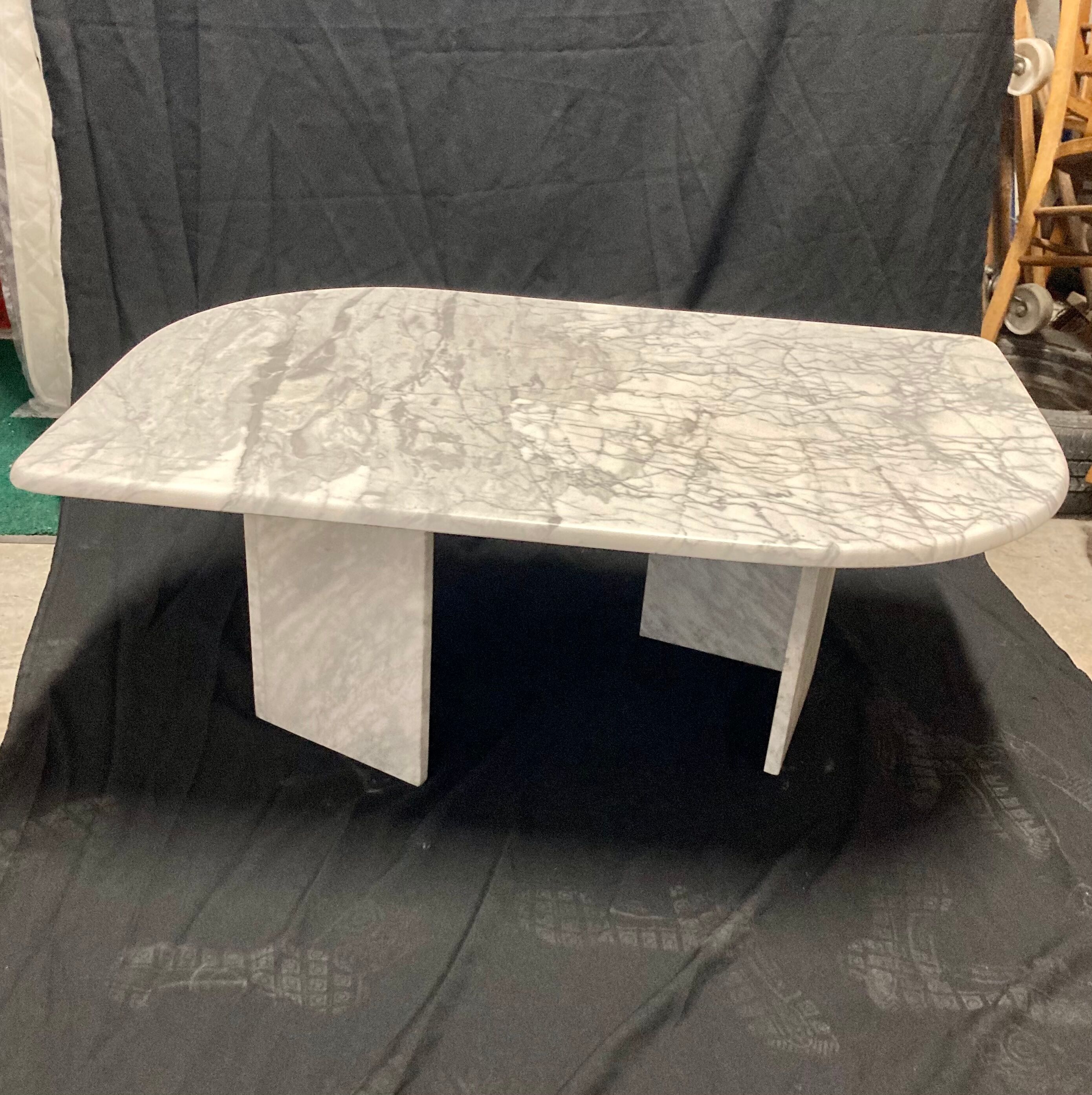 Vintage coffee table in white carrara marble