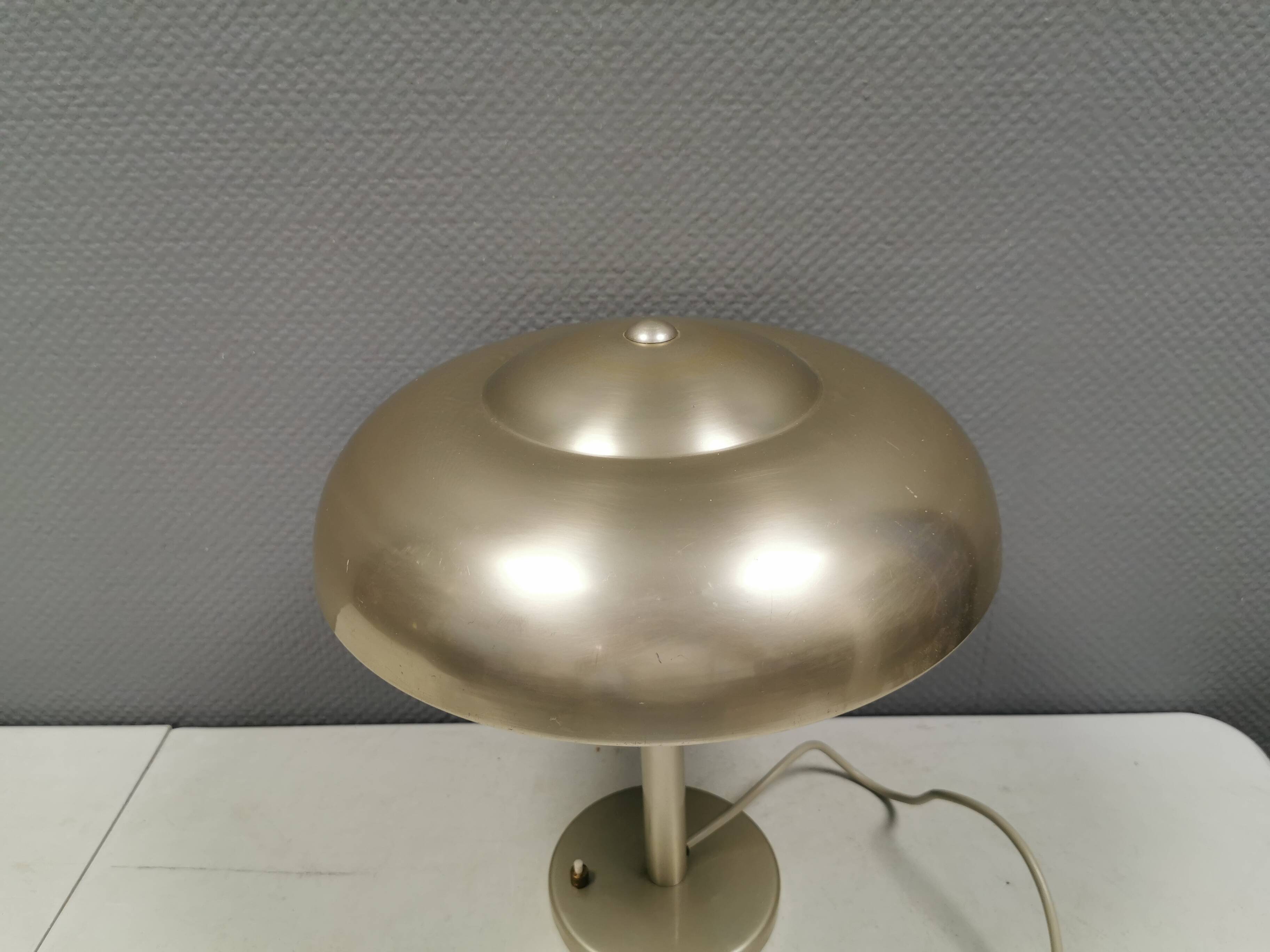 Vintage table lamp in ‘brass’ colour, probably German and from the 1980s.