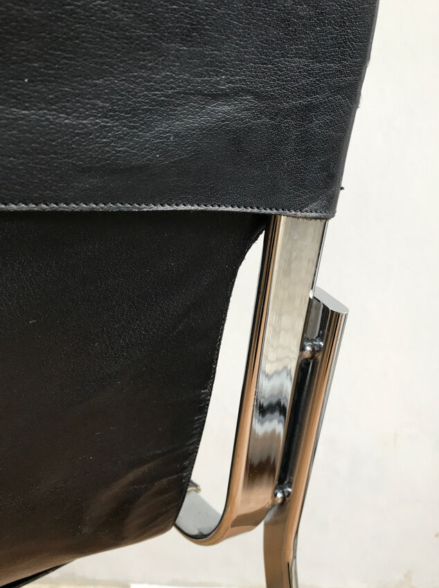 Set of 6 chairs in chrome metal and black leather - 1970