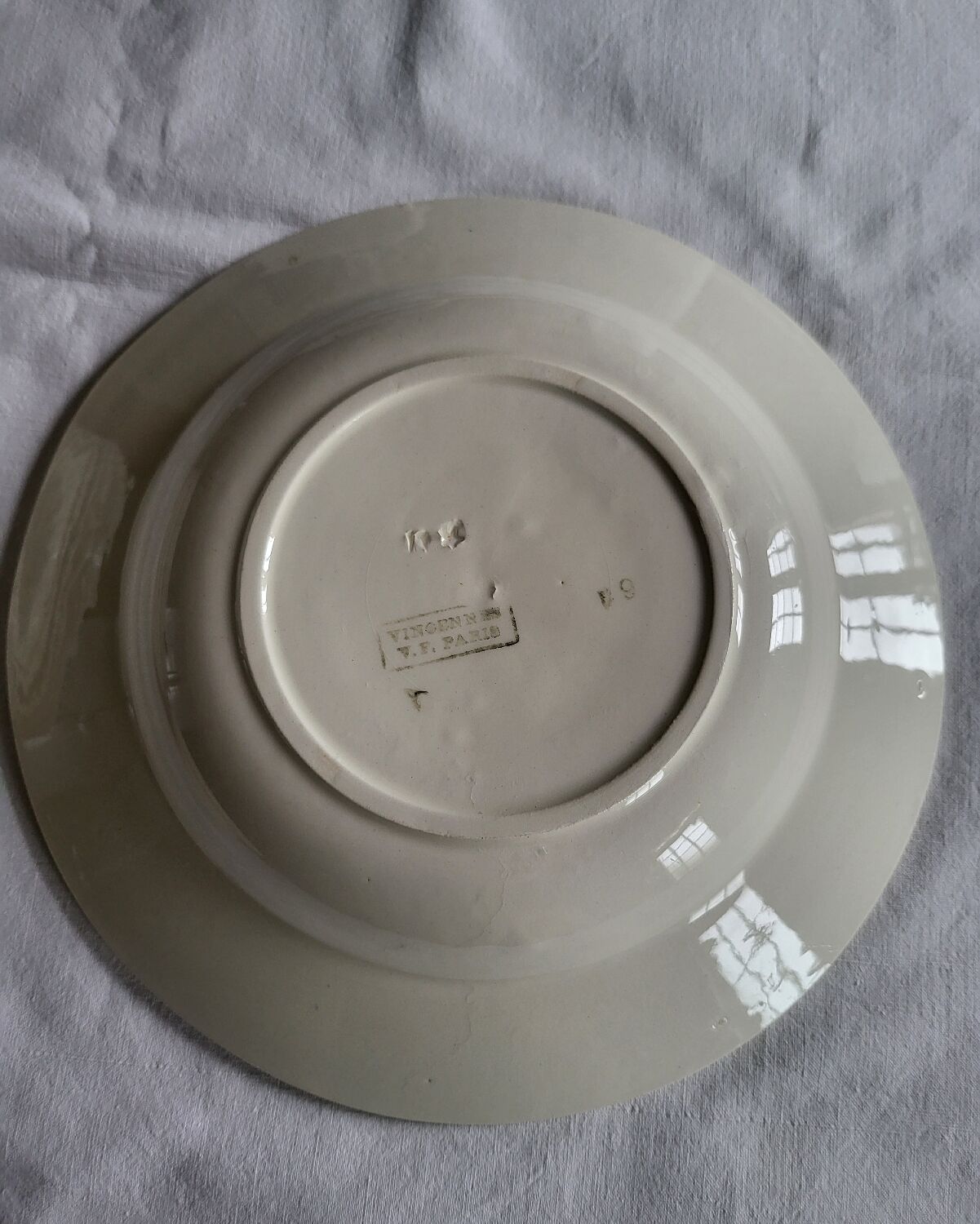 Set of 4 Vincennes earthenware soup plates, Paris.