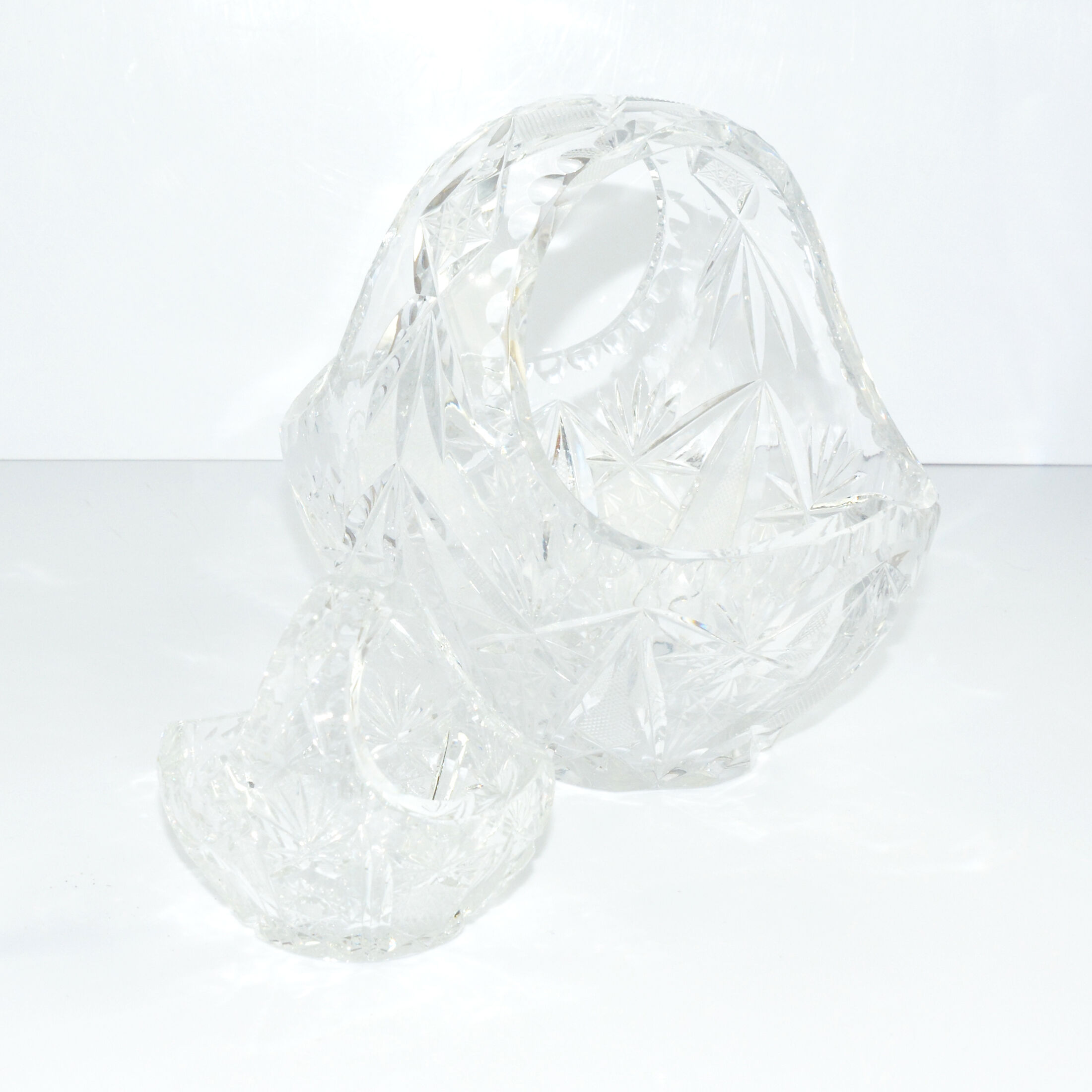 A pair of crystal baskets Huta Szkła Julia, Poland, 1980s