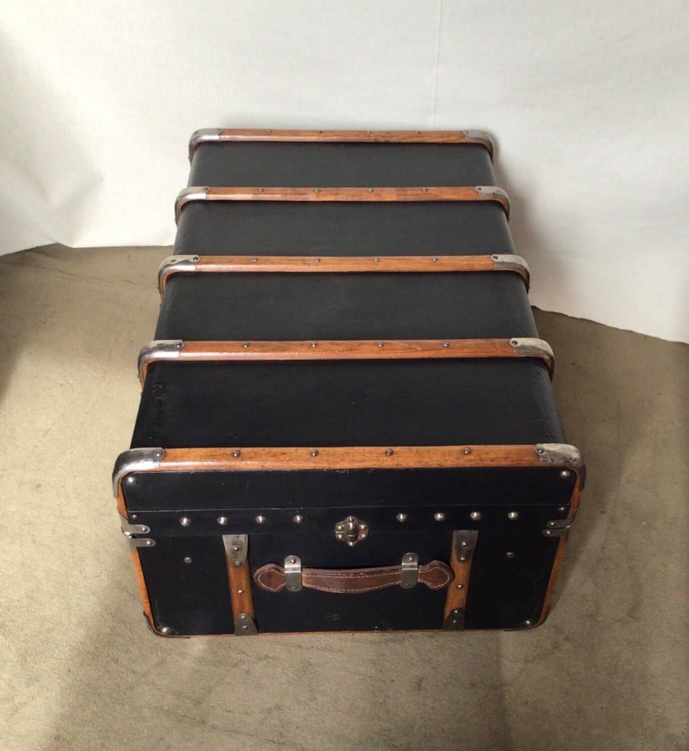 1930 navy blue fitted trunk