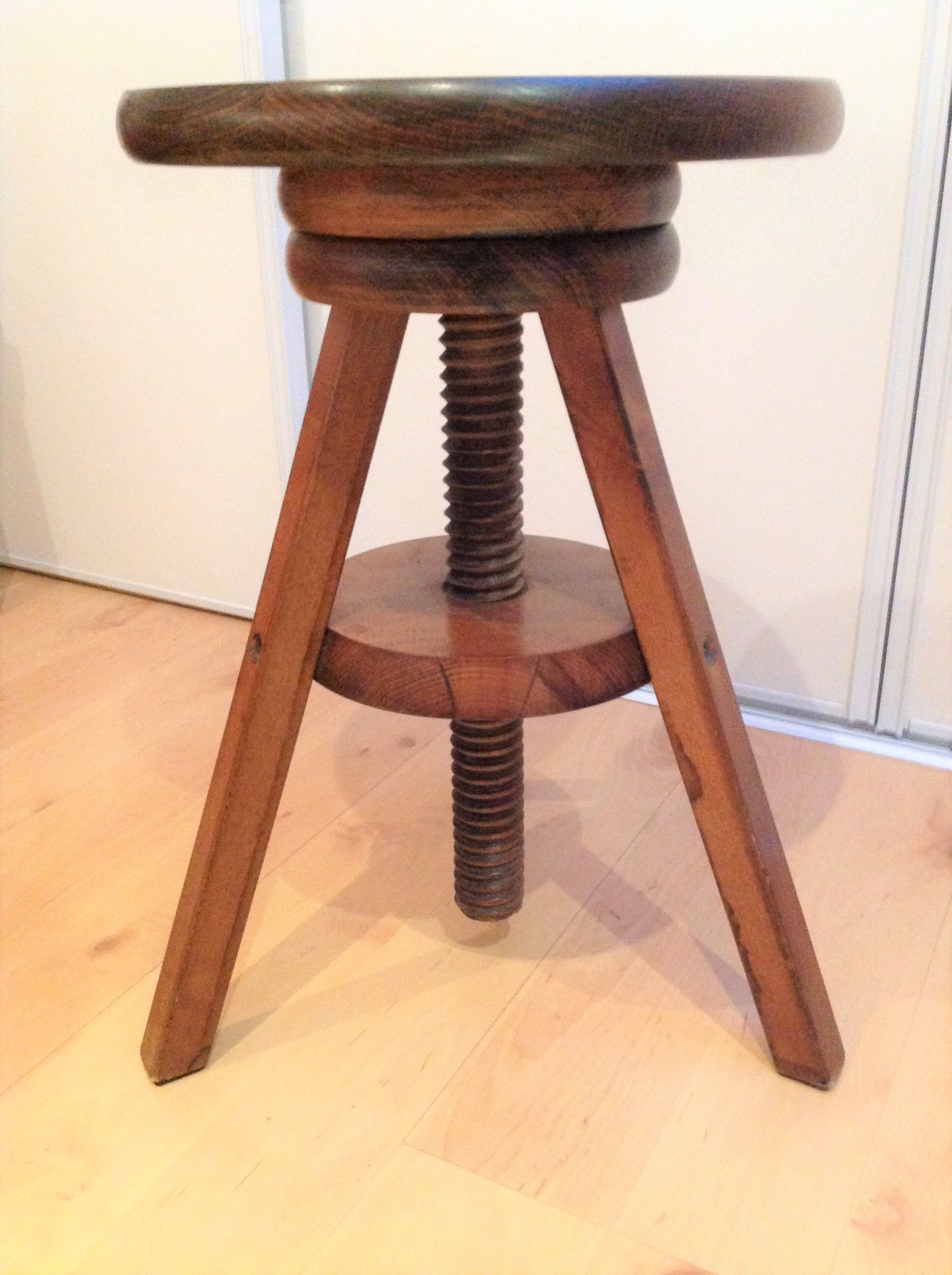 Wooden tripod stool / vintage 60s-70s