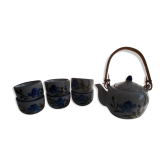 Teapot set vintage cups