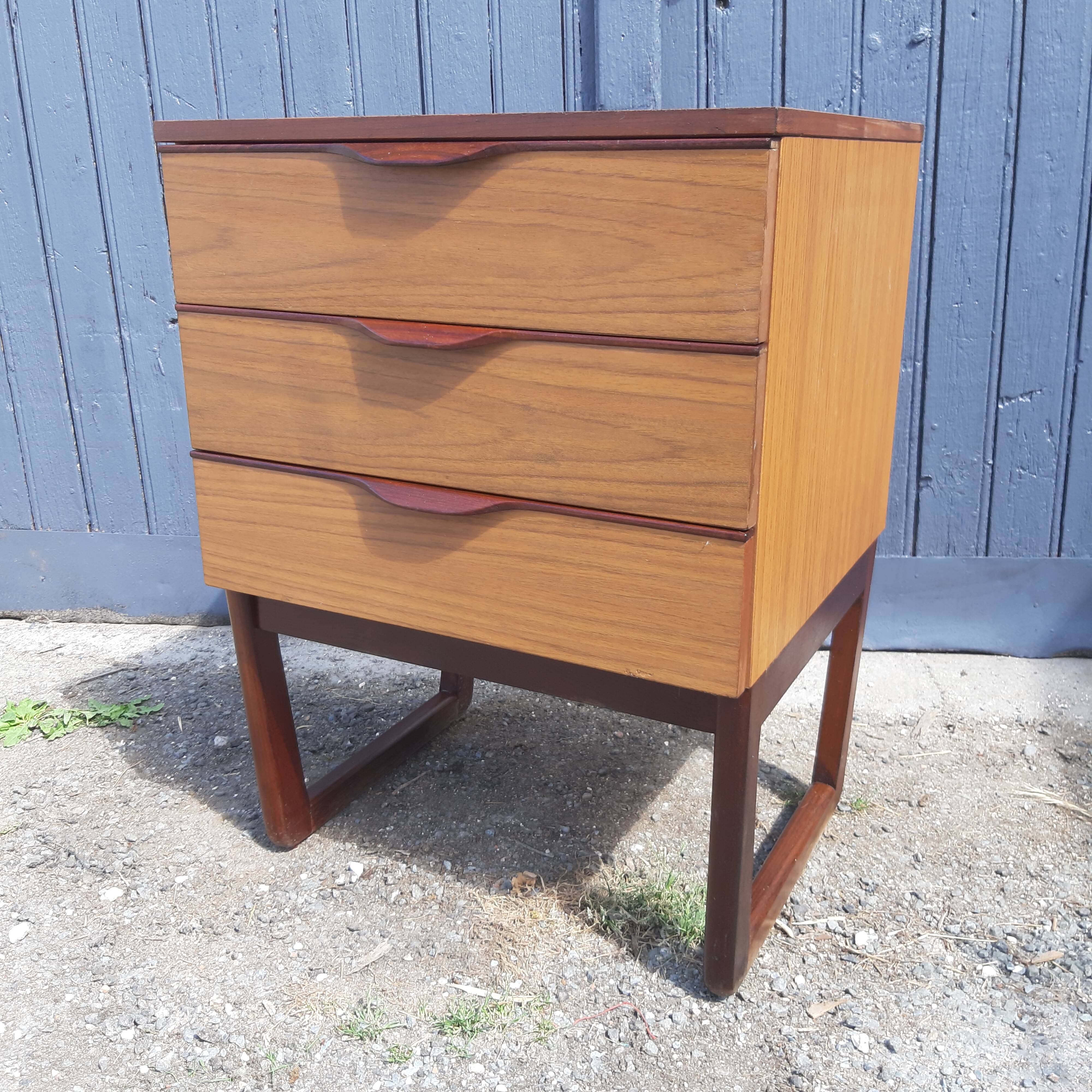 Scandinavian style bedside/chest of drawers, Europa