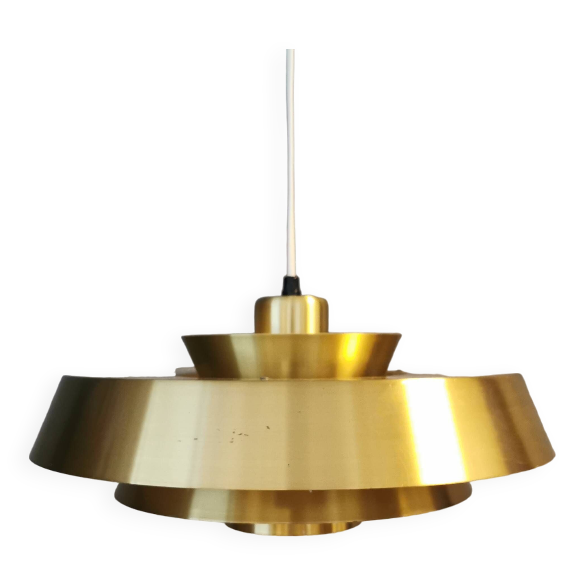 Une lampe suspendue danoise en laiton massif du milieu du siècle par Jo Hammerborg pour Fog & Mørup.