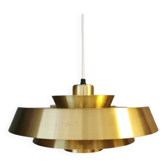 Une lampe suspendue danoise en laiton massif du milieu du siècle par Jo Hammerborg pour Fog & Mørup.