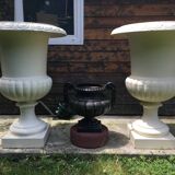 Médicis vases in cast iron