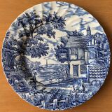 7 assiettes anciennes en faïence de Staffordshire