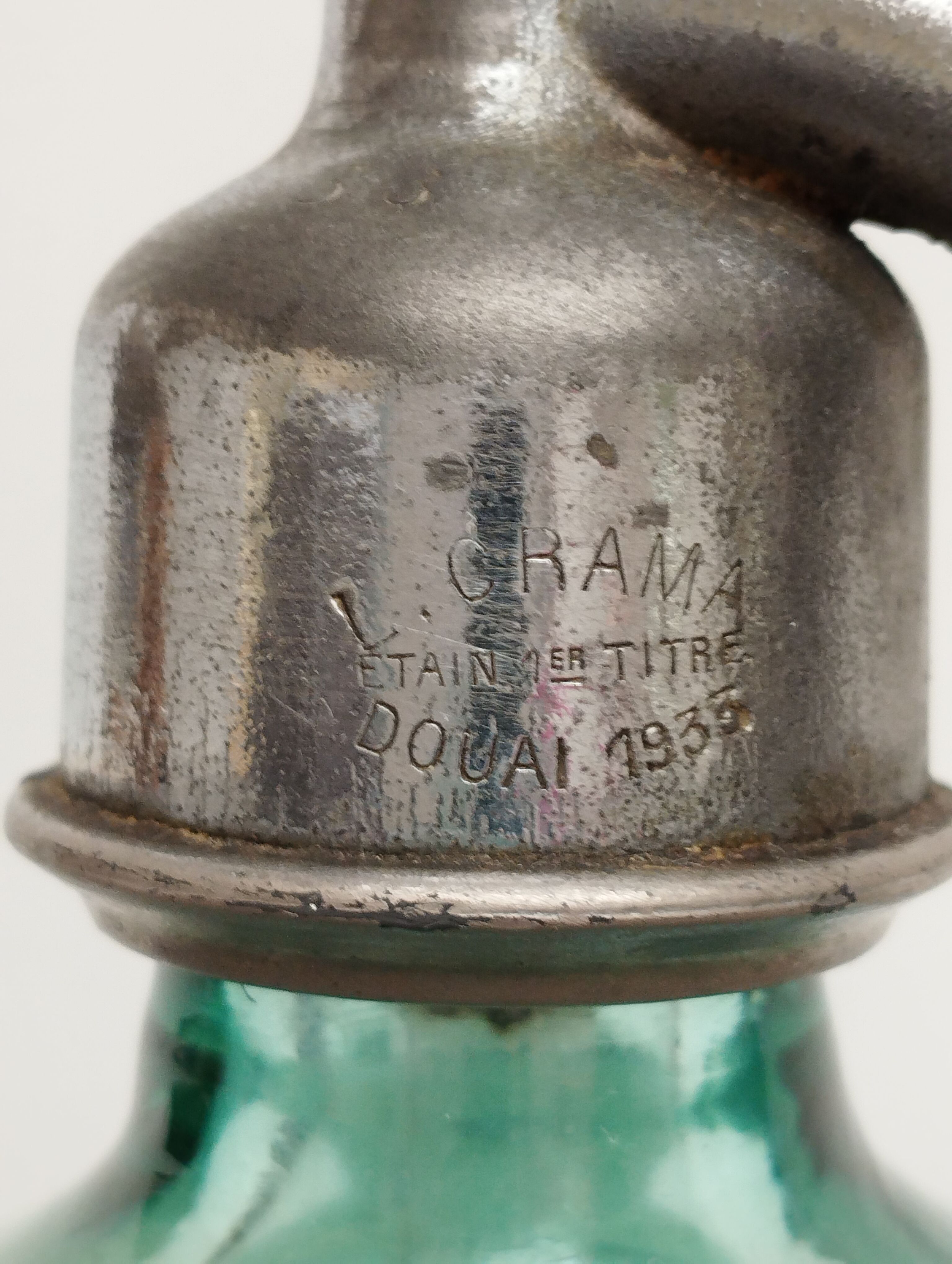 Oscar Basset sparkling water siphon