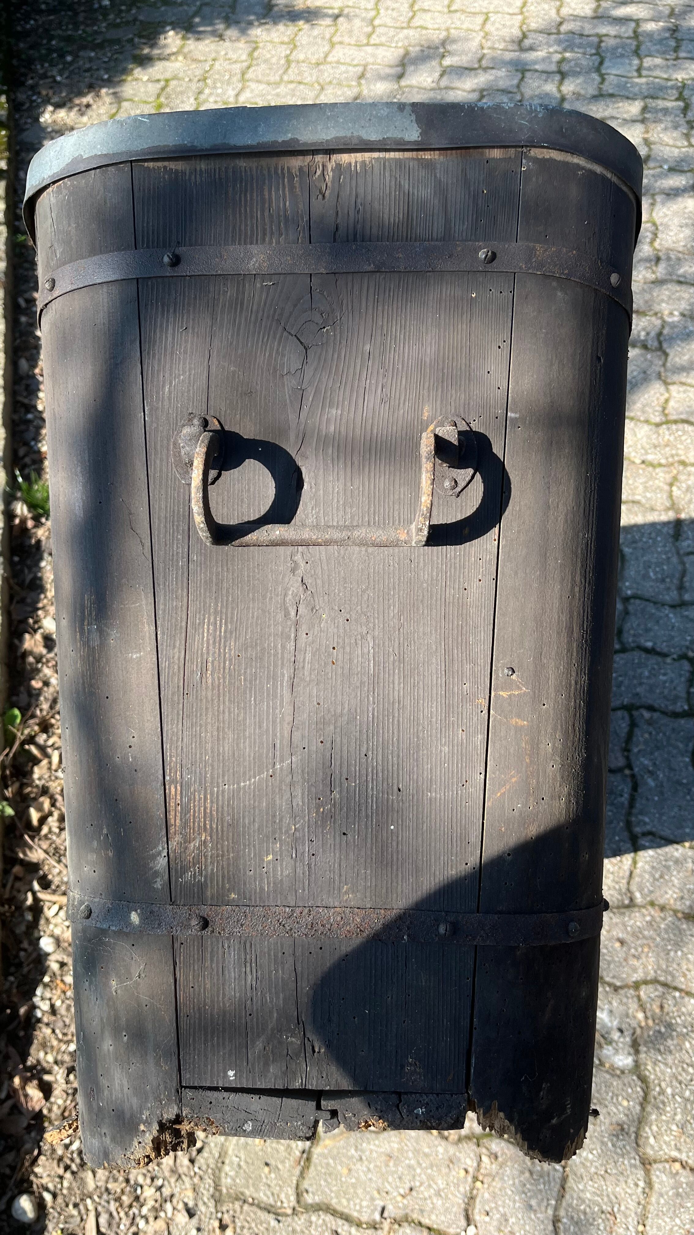 Bathtub 19th wood and zinc