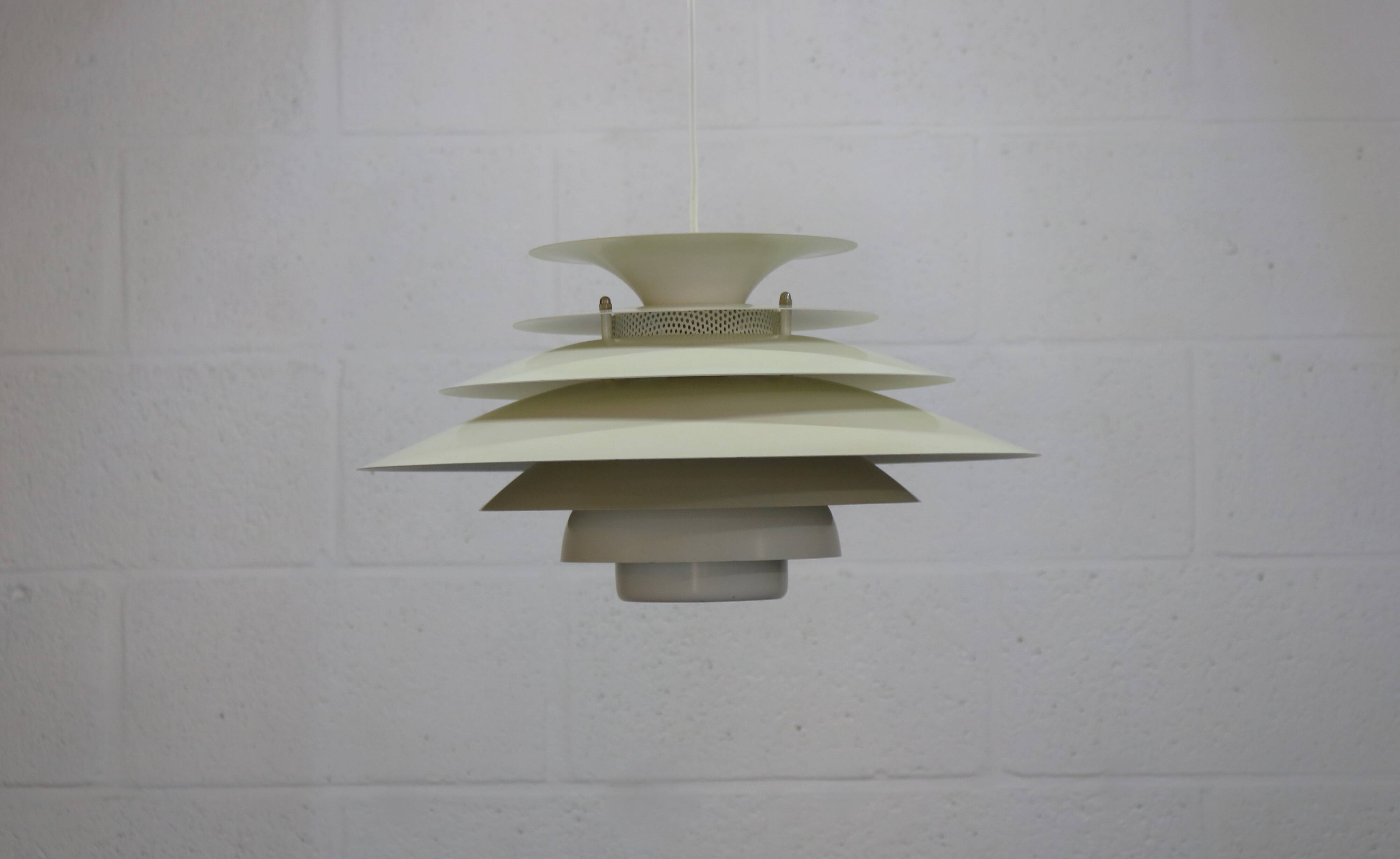 Suspension Jeka danoise blanche/beige - Éclairage moderne du milieu du siècle
