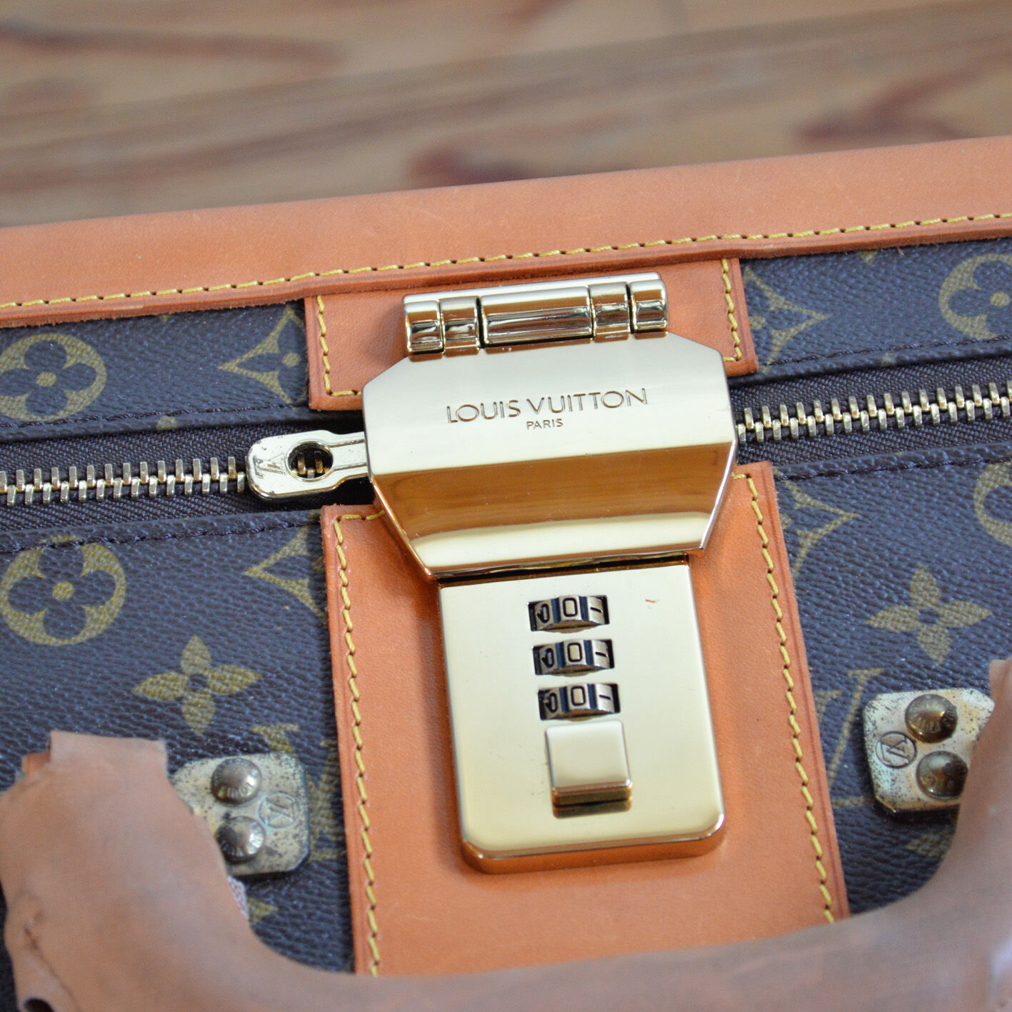 Louis Vuitton Stratos 80 suitcase