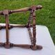 Tabouret tripode triangle  paillé et en bois H 47 cm