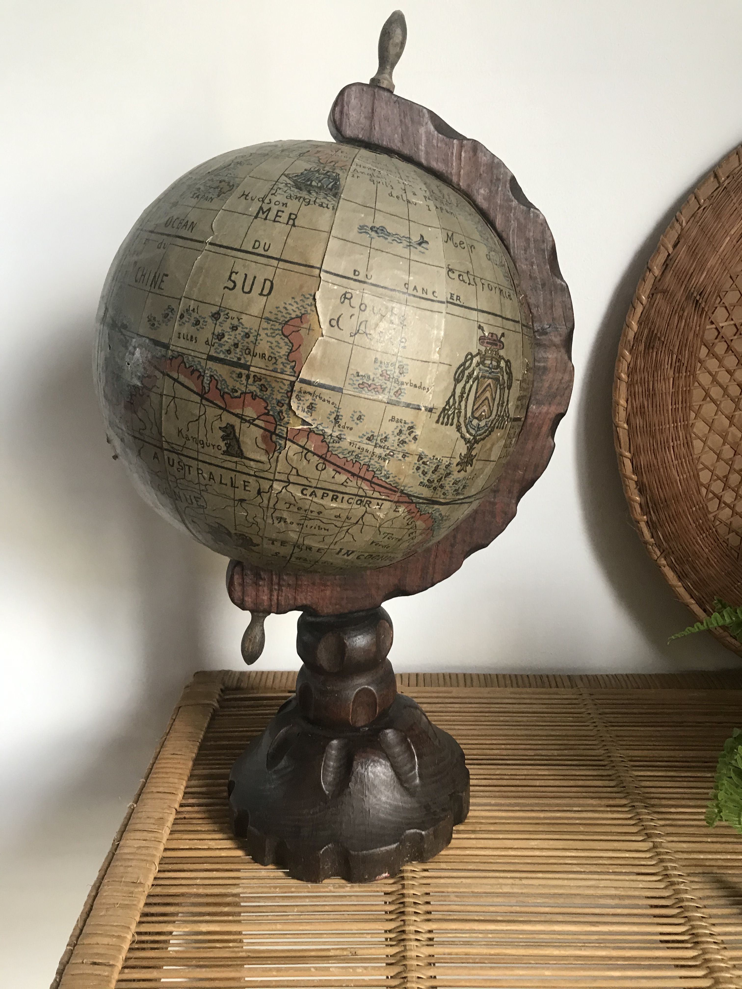 Globe paper map of the discoveries of 1634 edited first part of the 20th