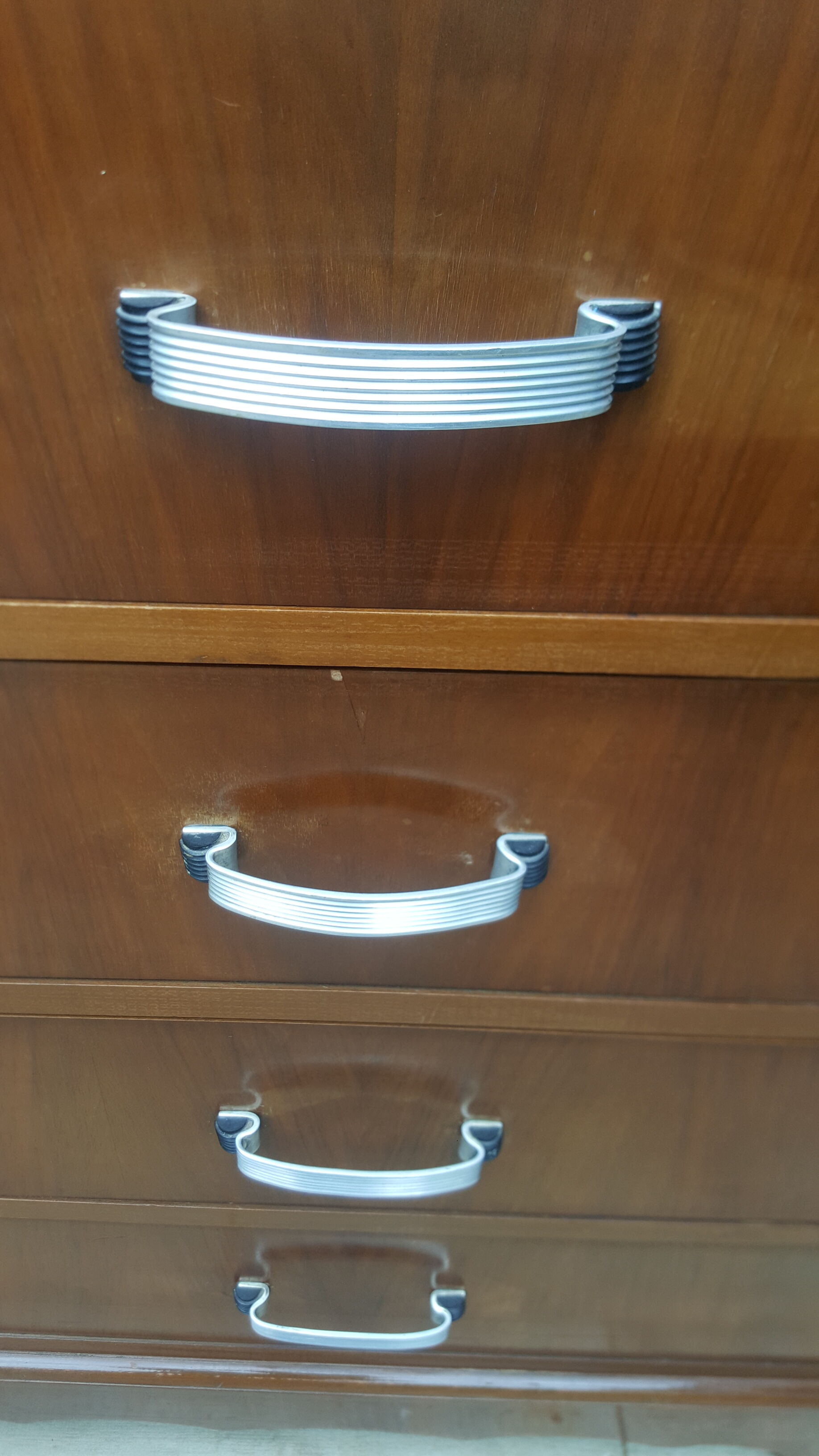 Art Deco chest of dravers