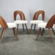 Ensemble de quatre chaises restaurées d'Antonin Suman des années 1960.