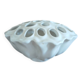 Flower vase in white porcelain