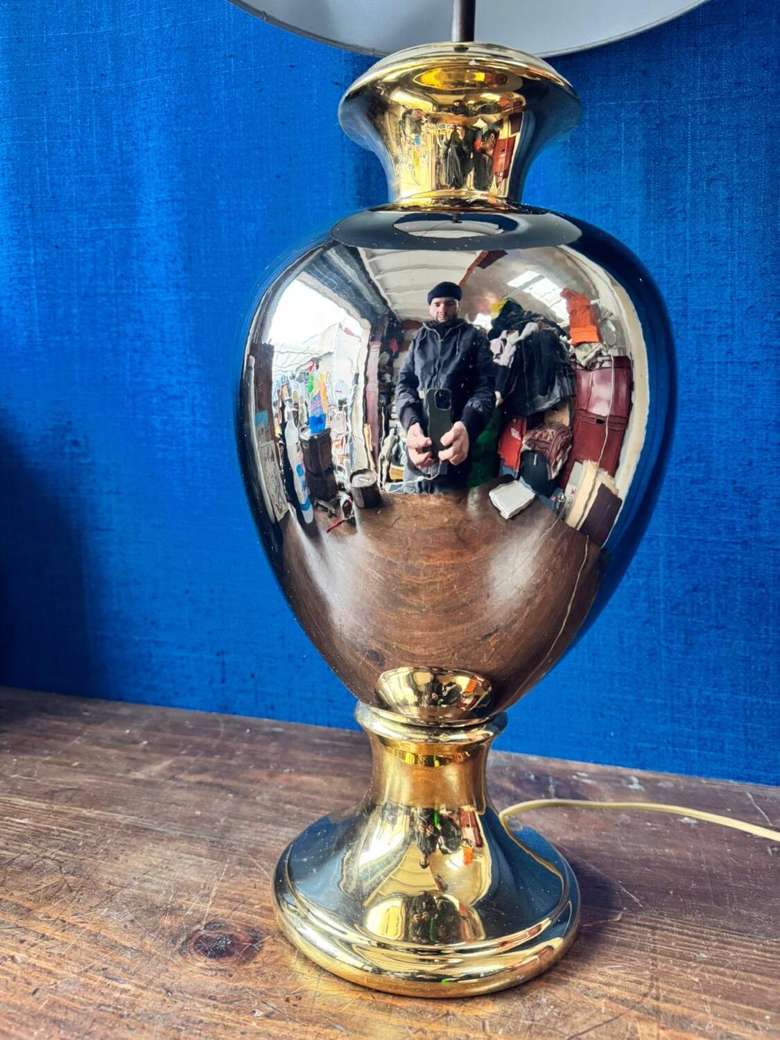 Italian design lamp in silver and gold ceramic. 1970s.