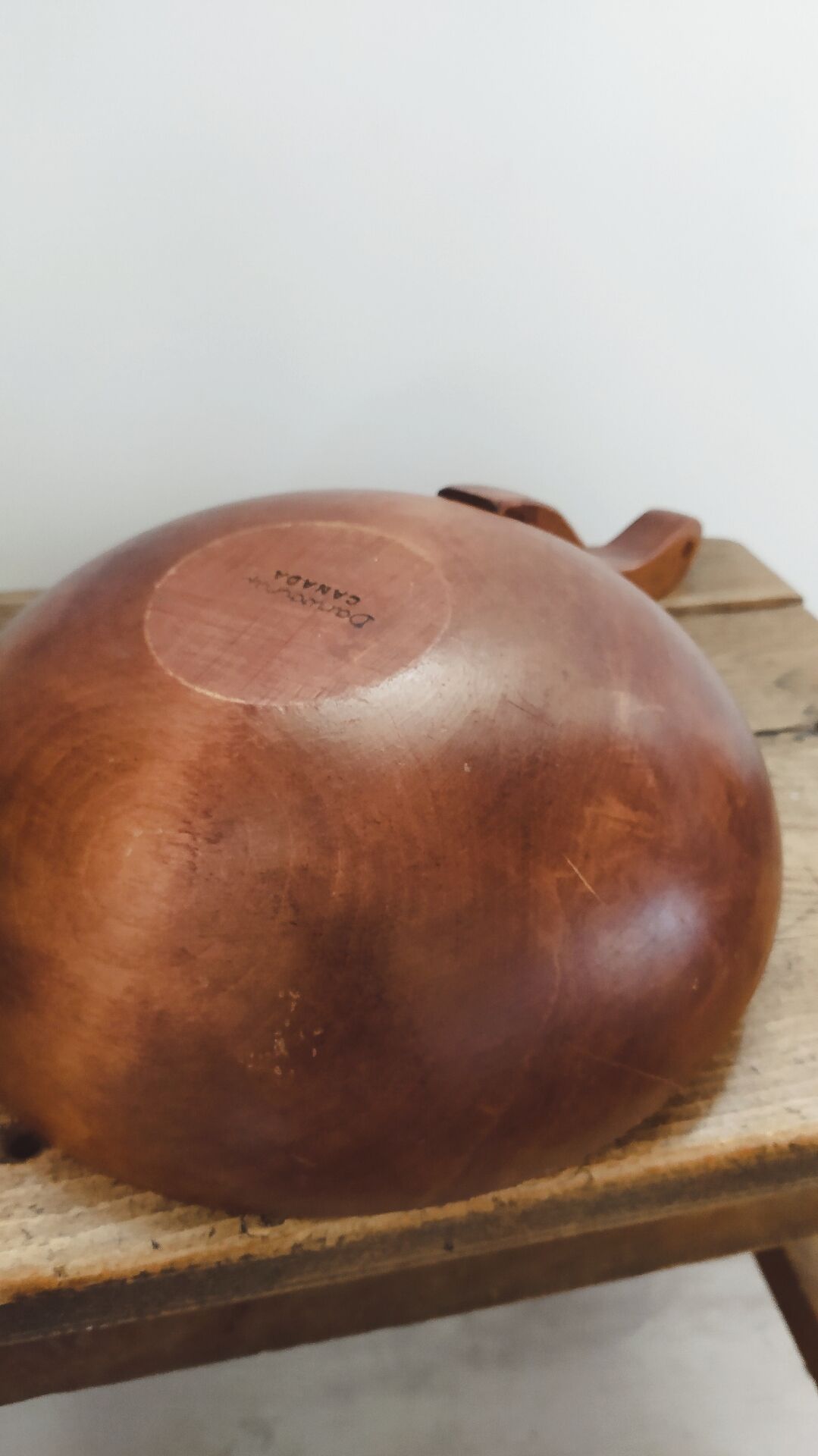 Service bowl, large bowl with wooden handle • Baribocraft • Canada