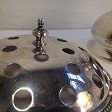 Pique flowers in silver metal