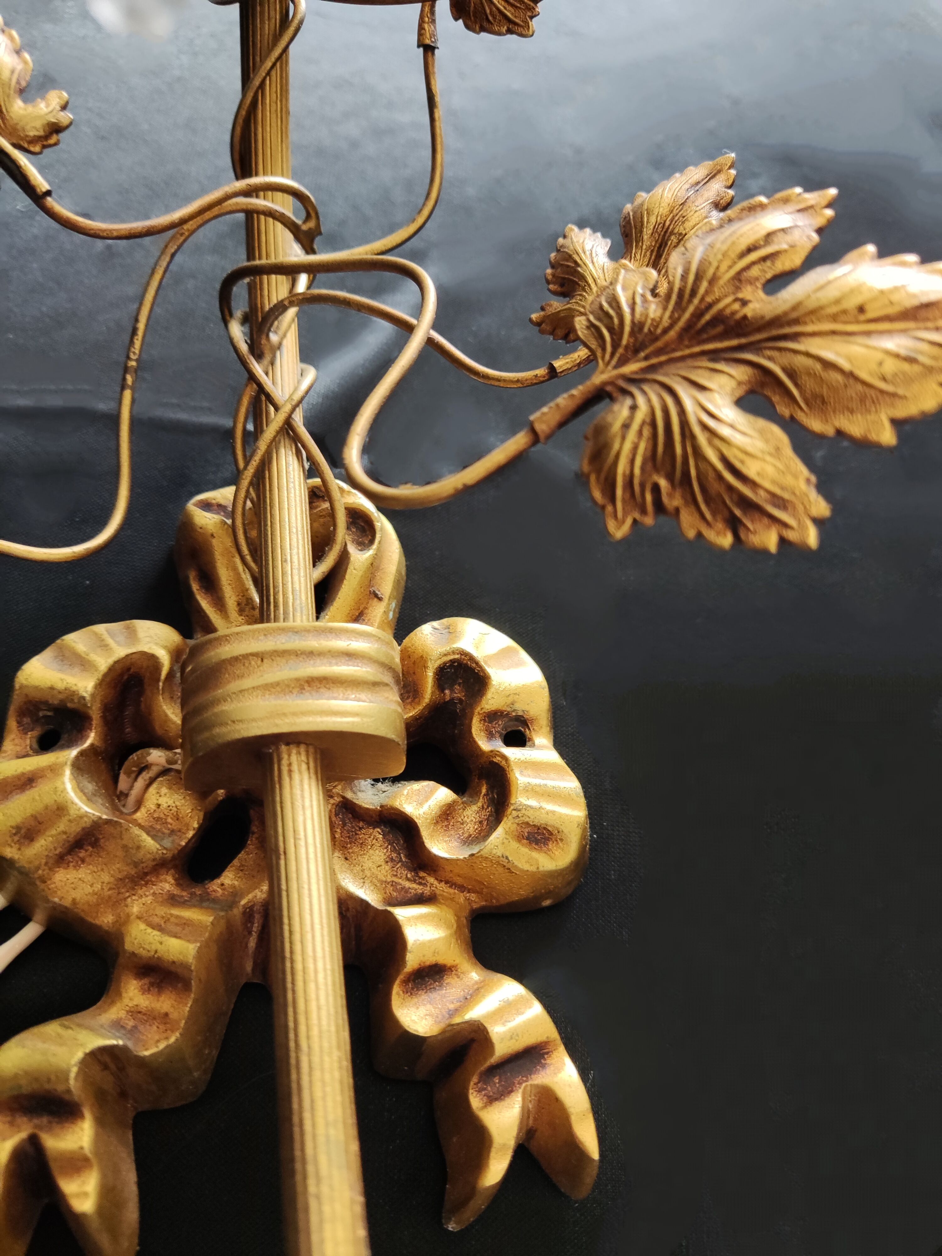 wall lamps golden and purple flowers