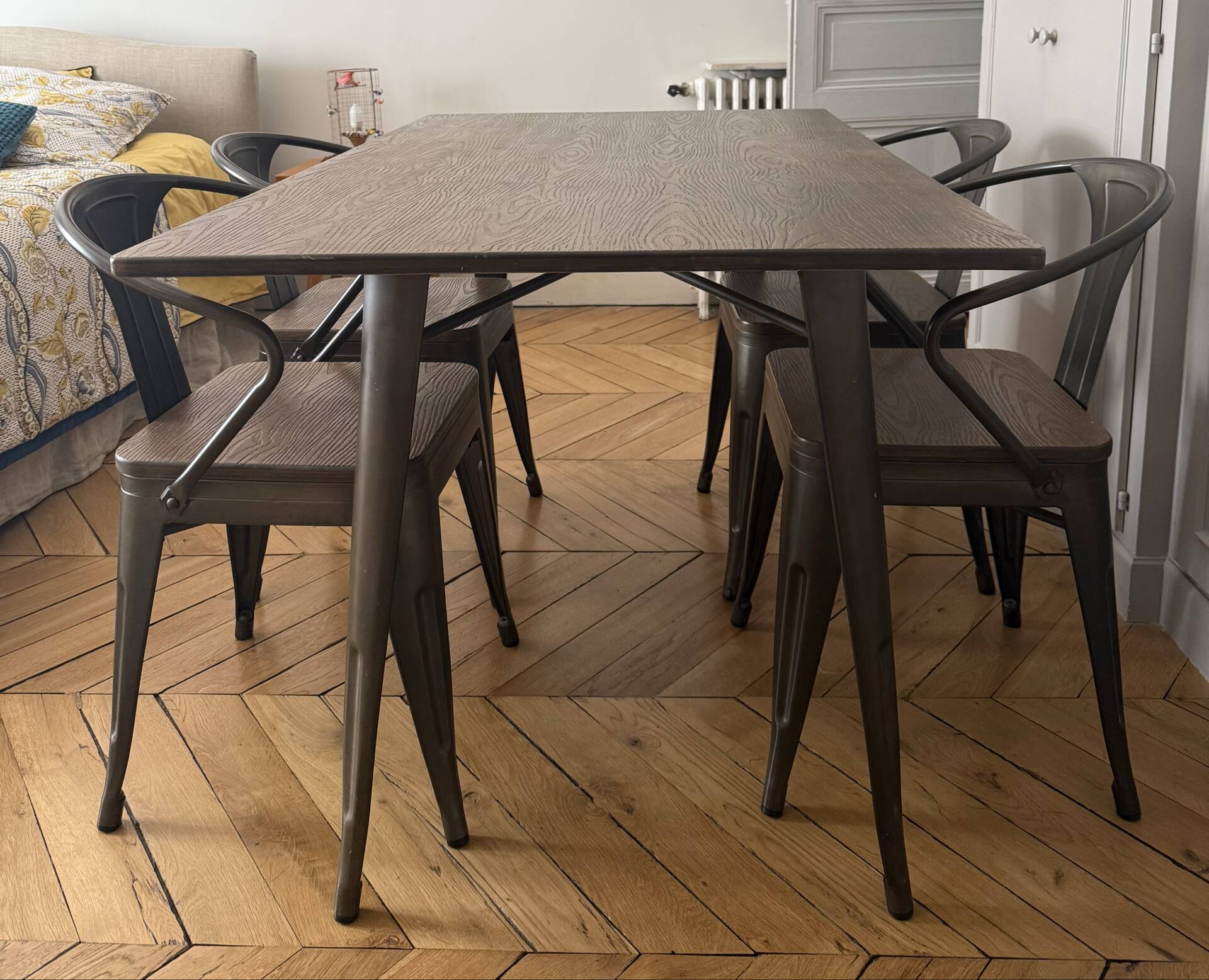Dining table and 4 chairs