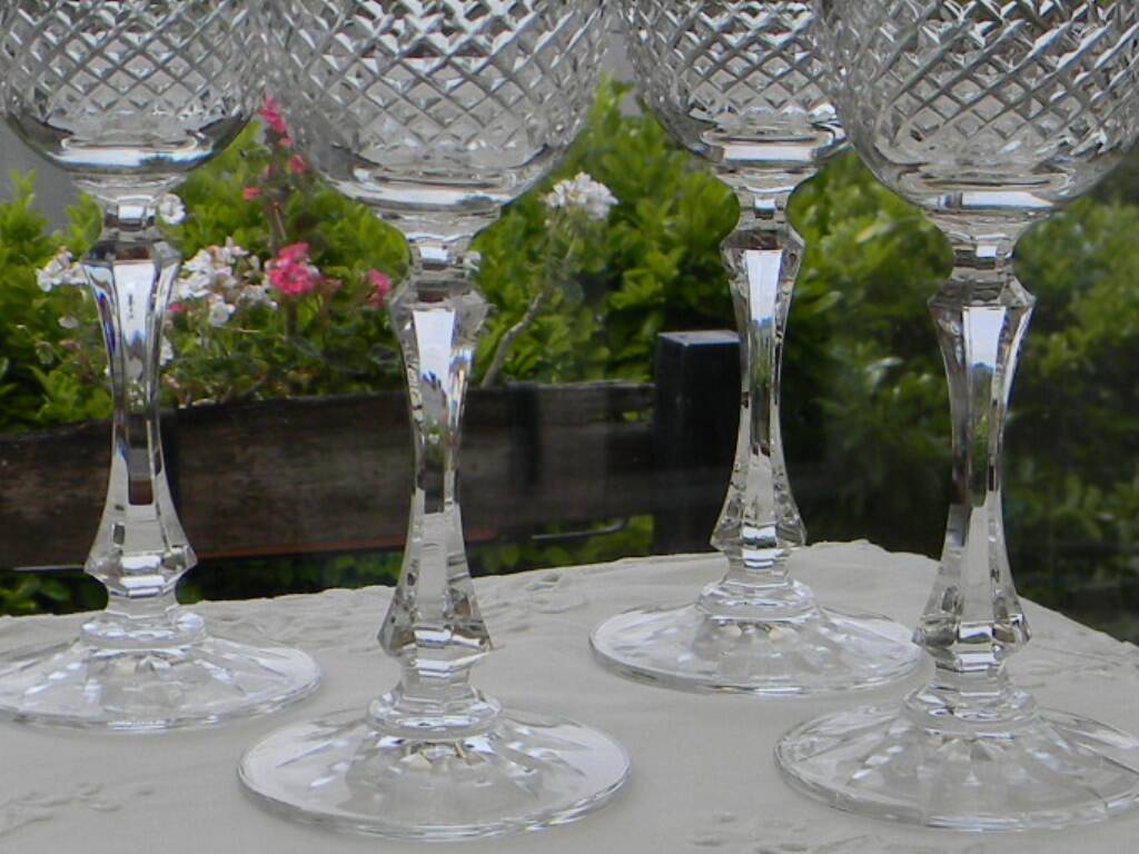 Set of 4 white wine glasses in PARIS crystal