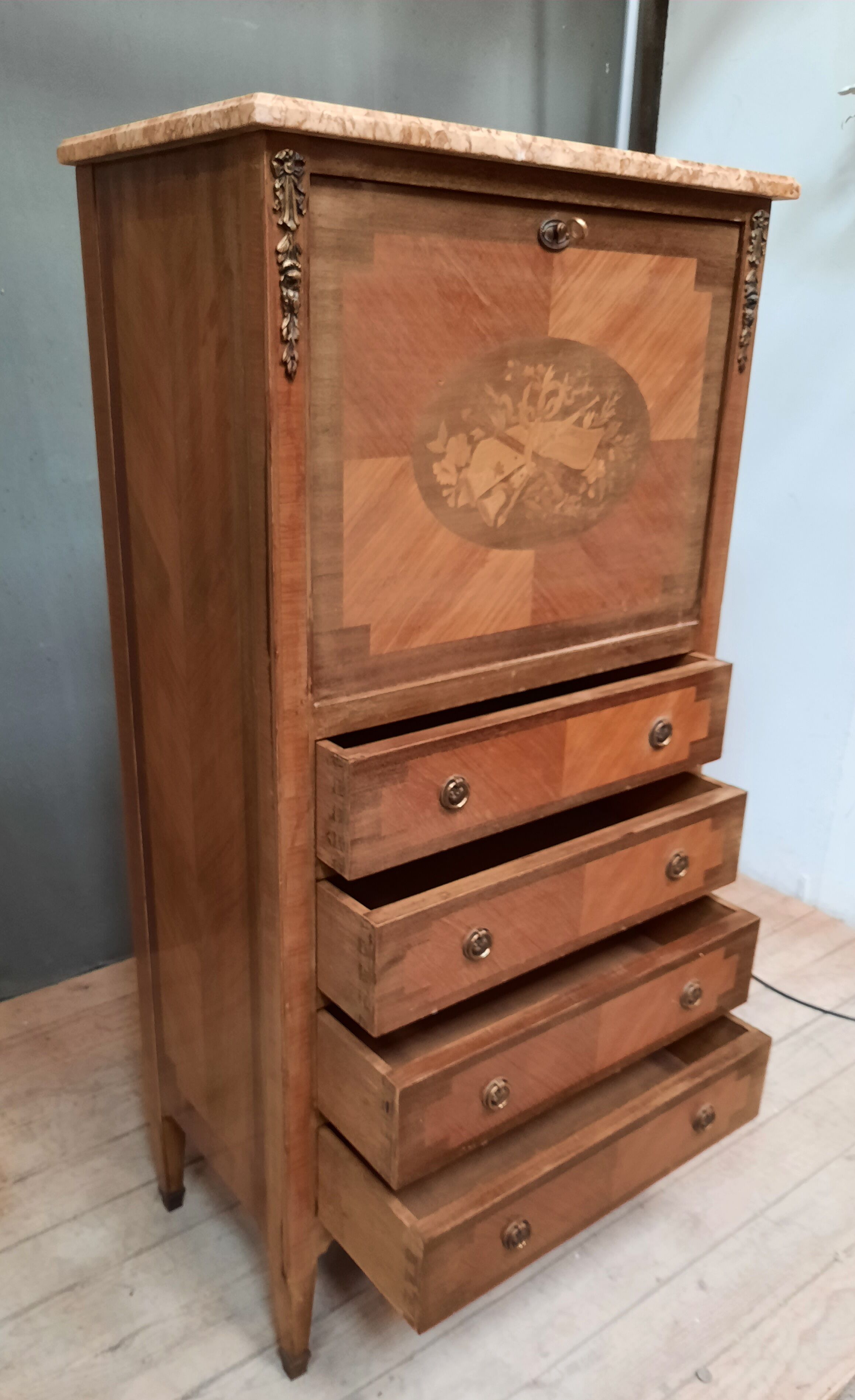 Secretaire en Marquetterie de style Louis XVI