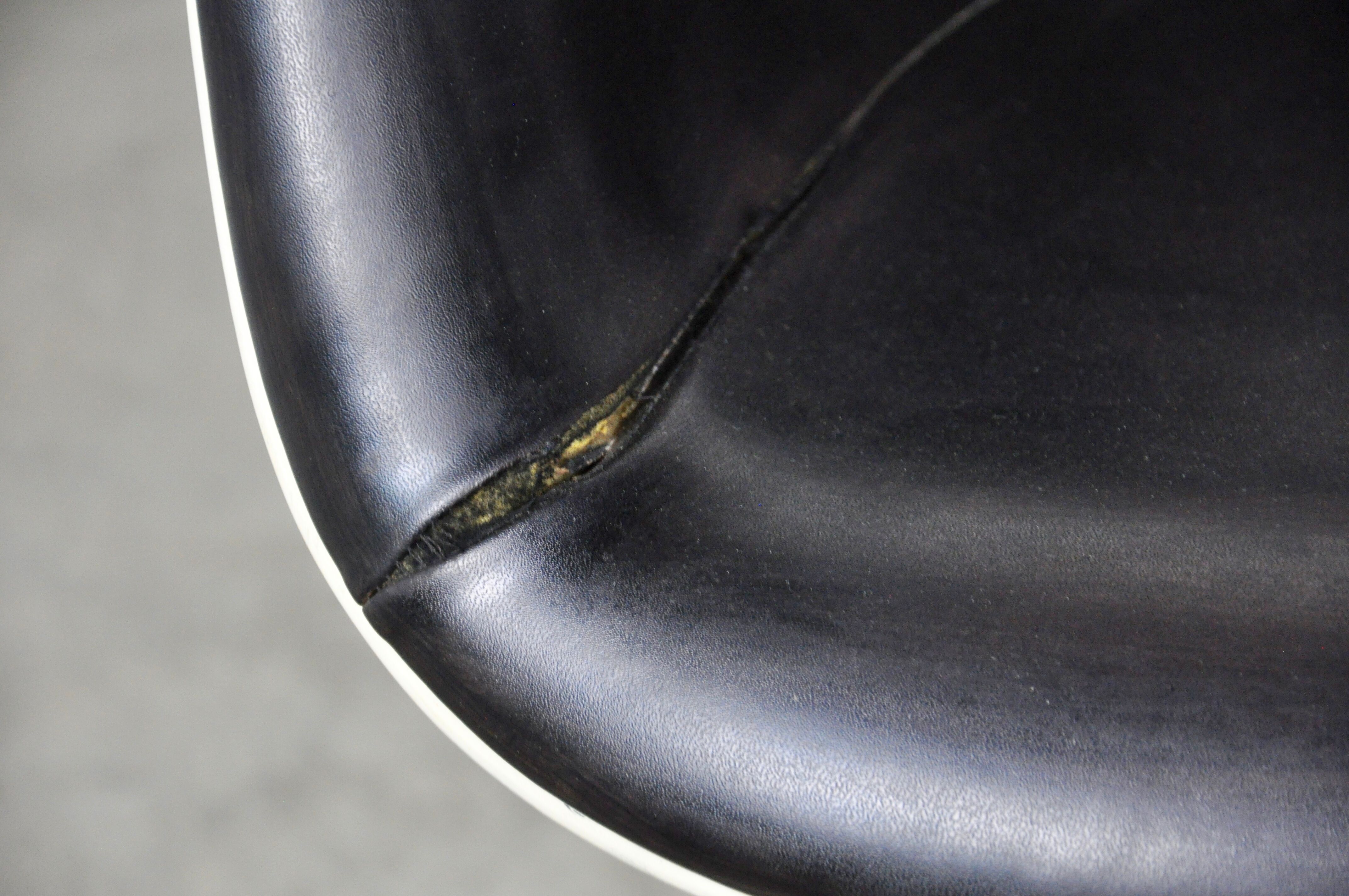 Paire de fauteuils par Charles Eames pour Herman Miller 1970