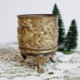 Brass pot repelled Bourdon