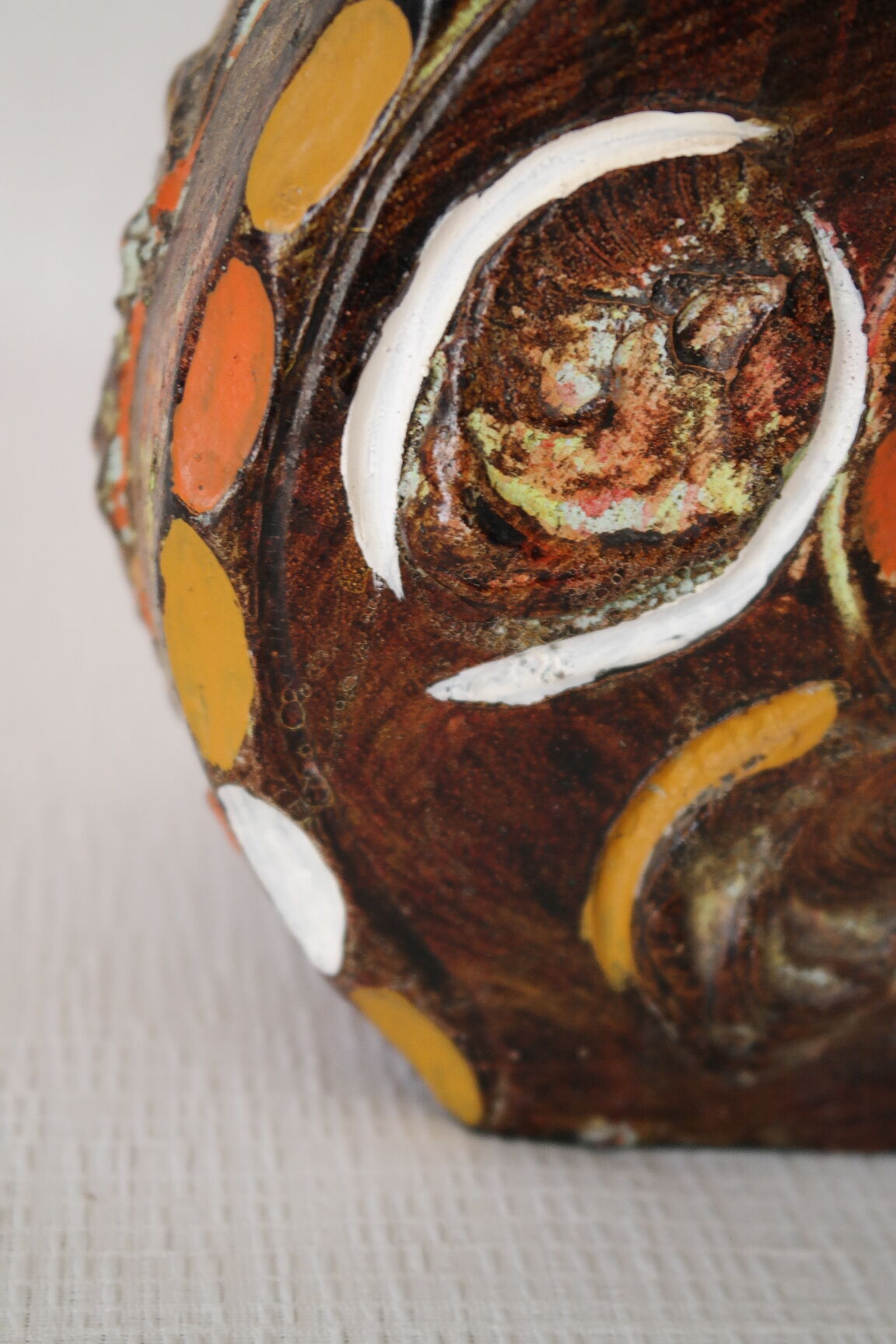 Ceramic vase with modernist bas-reliefs by Luigi Santi from the 1950s.