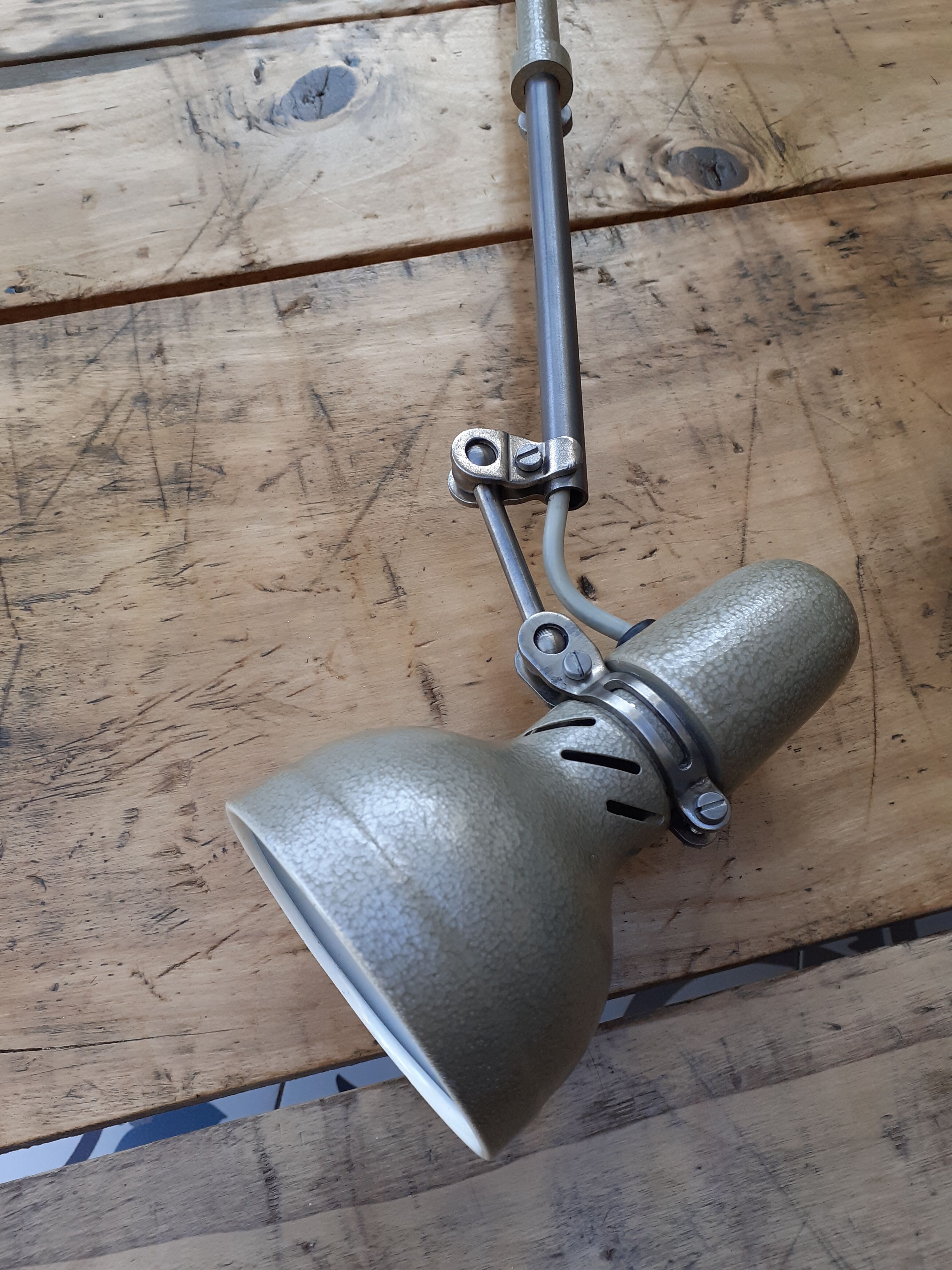 Lampe d'atelier industriel lumina