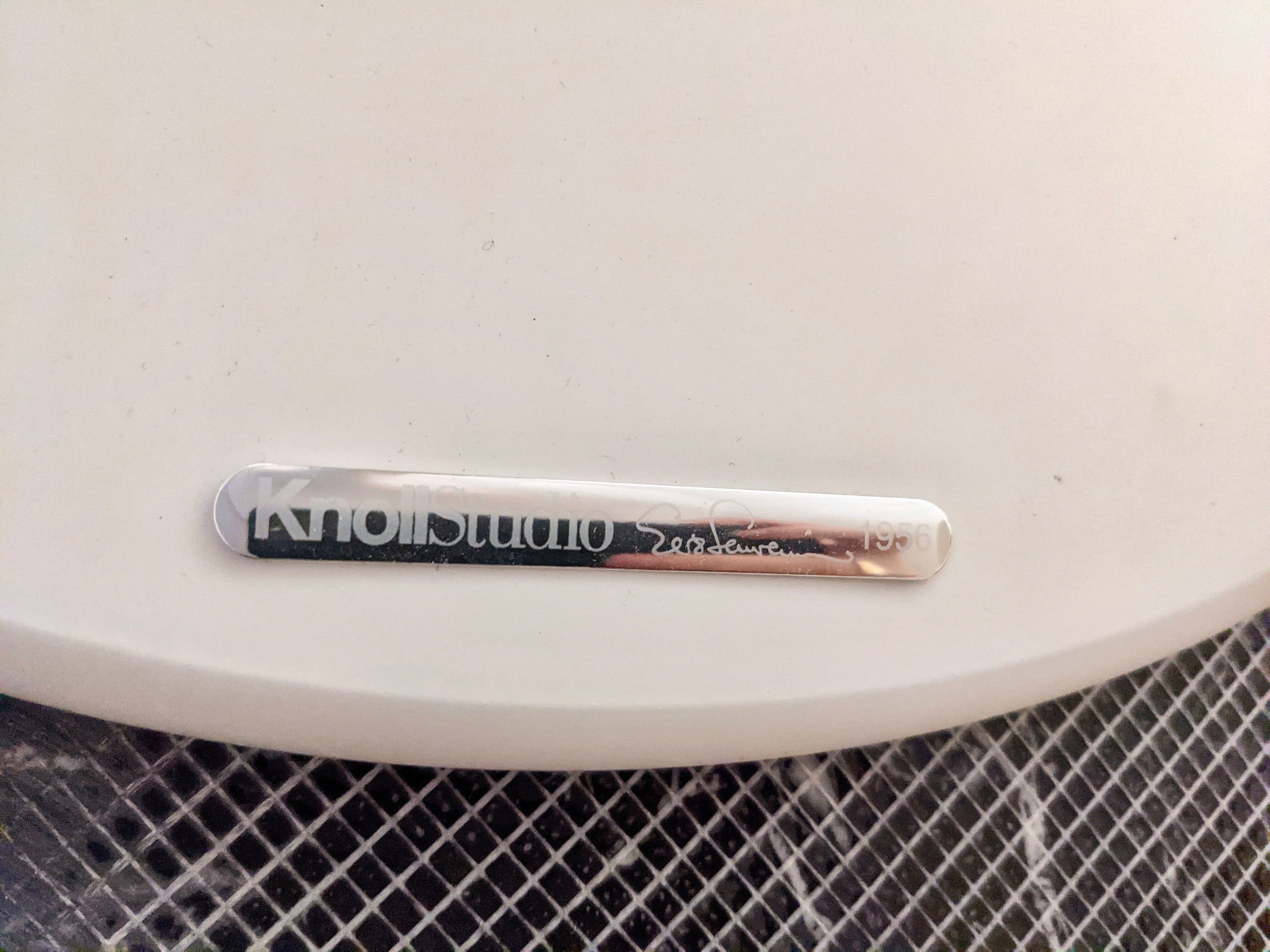 Tulip table white base and black marble marked by Saarinen edition knoll international