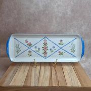 Large Limoges porcelain cake plate, hand-painted and signed – floral decoration.
