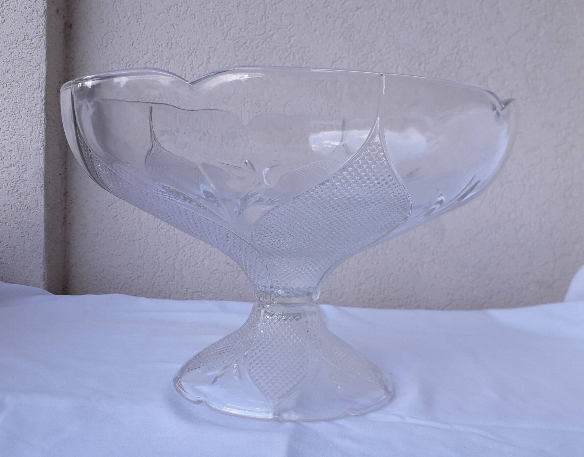 Glass footed bowl