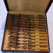 Box of 12 dessert forks