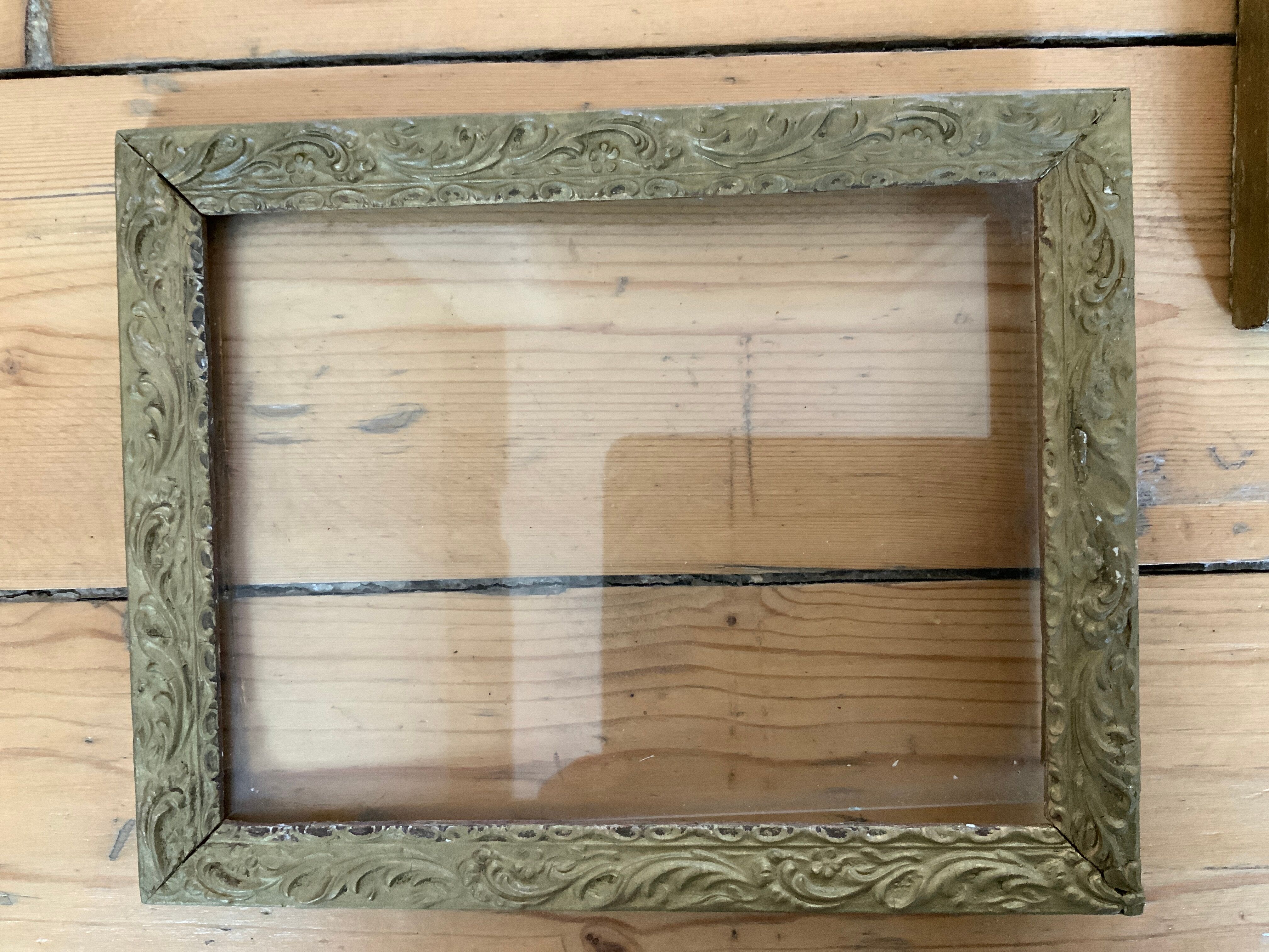 Set of 5 frames and a medium frame