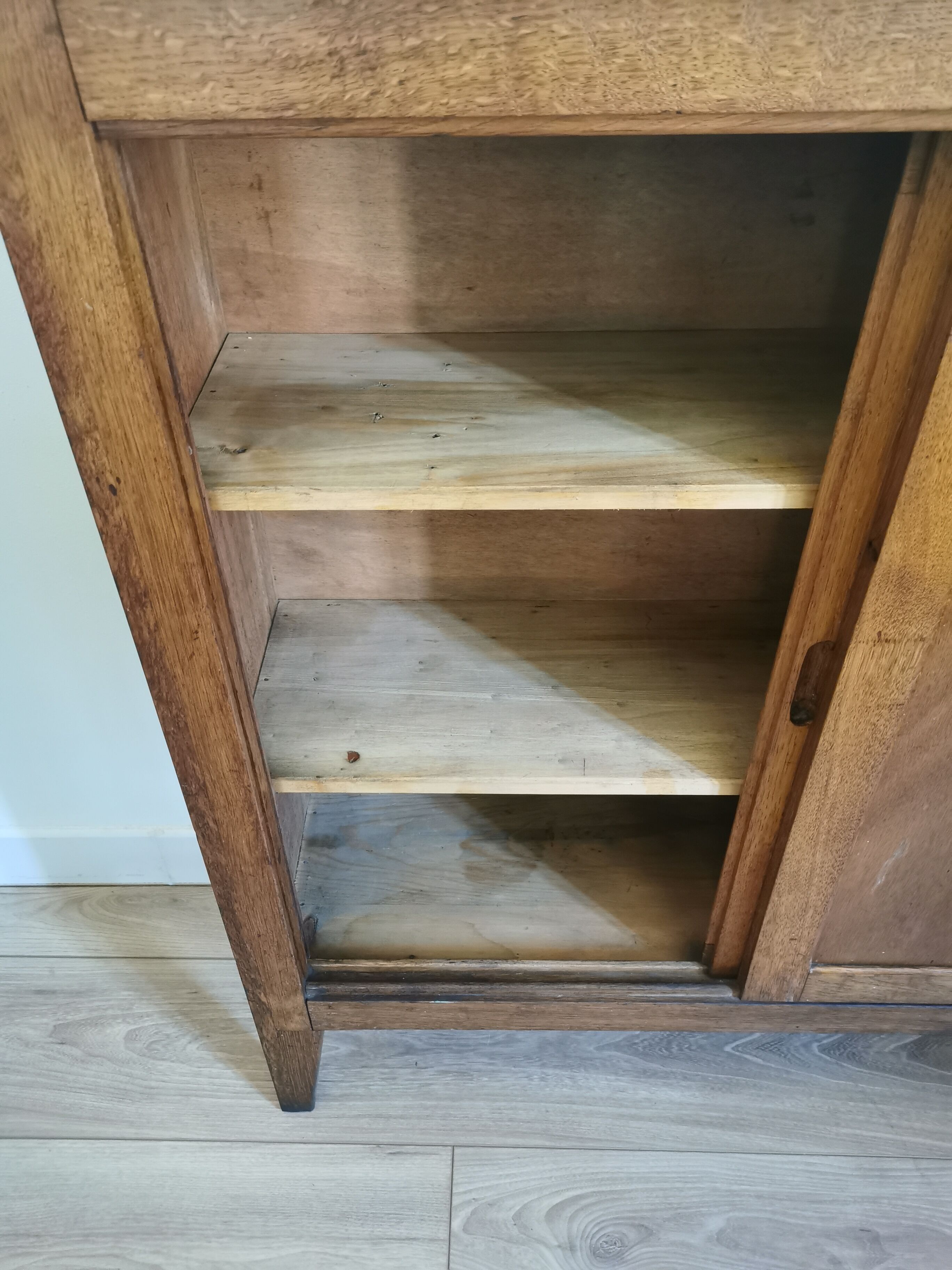 Meuble de rangement des années 40