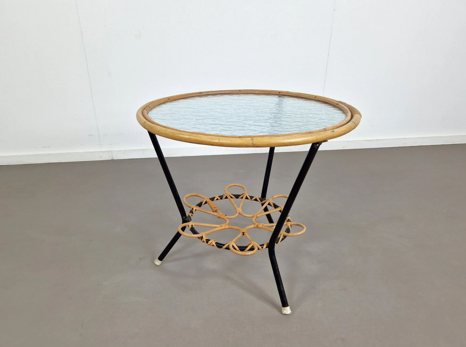 Rohé Noordwolde | Rattan side table