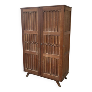 Armoire époque reconstruction