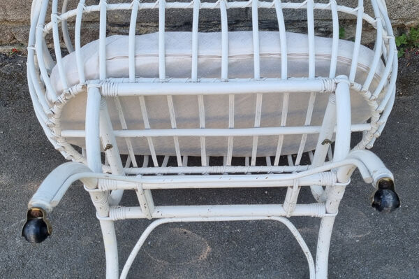 Lit berceau bambou rotin à roulettes, blanc, avec anse, vintage, années 60