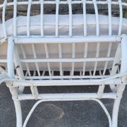 Lit berceau bambou rotin à roulettes, blanc, avec anse, vintage, années 60