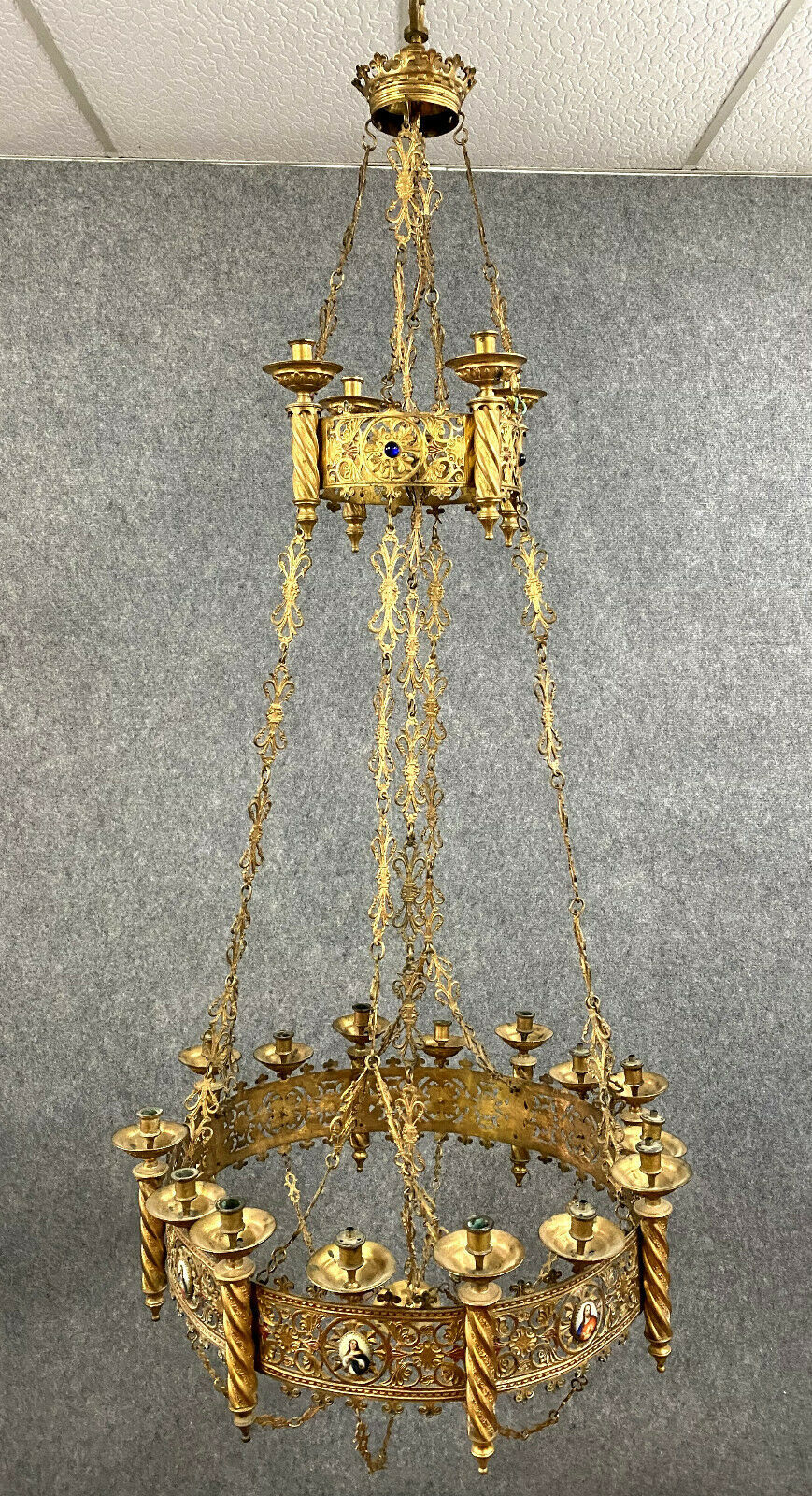 Gotique church chandelier in gilded bronze dating from the 19th century