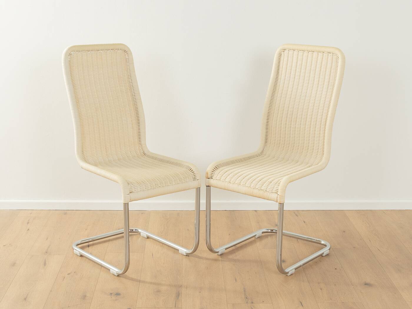 2x B25 Cantilever Chairs Tecta