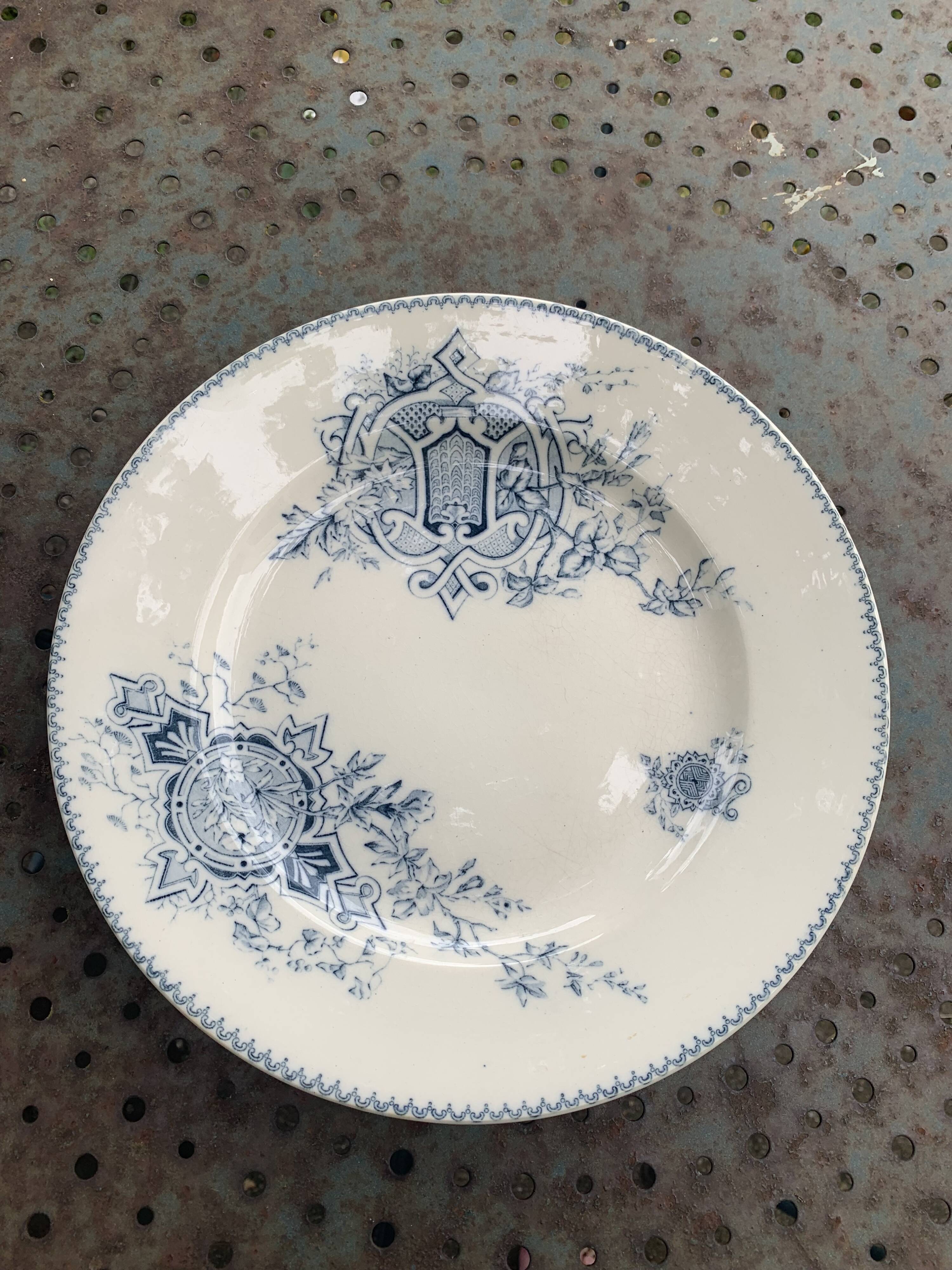 Large plate, earthenware dish, cartridge model, sarreguemines, U & C, made in France, earthenware